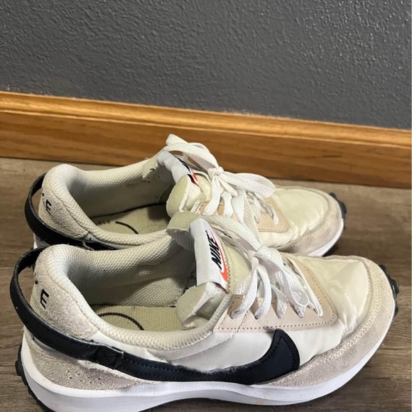 Women’s Nike Waffle Debut shoes size 7 - Picture 5 of 6